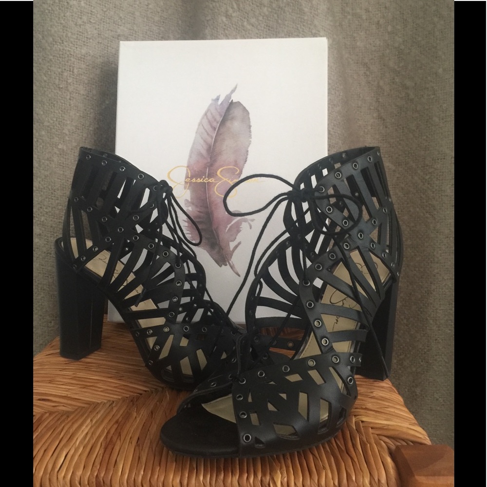 JESSICA SIMPSON STRAPPY SANDALS New